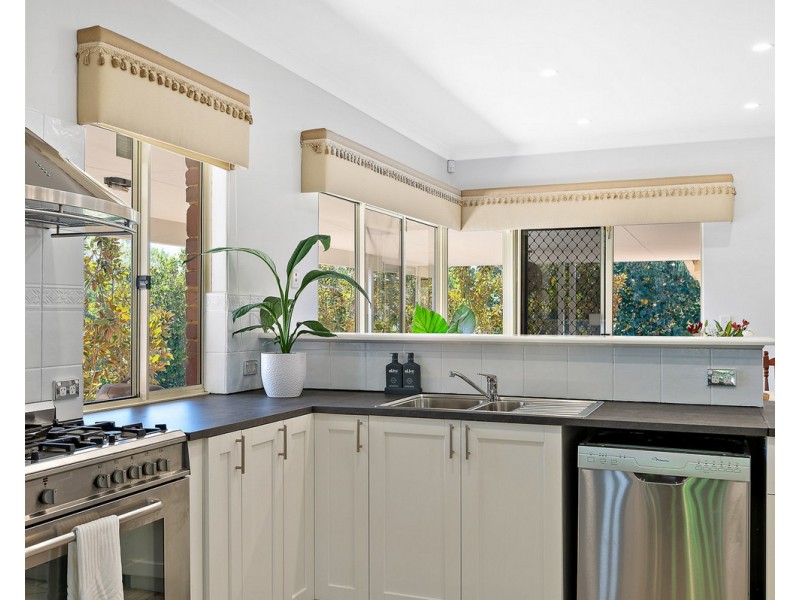 8 Claret Place, Mount Richon WA 6112