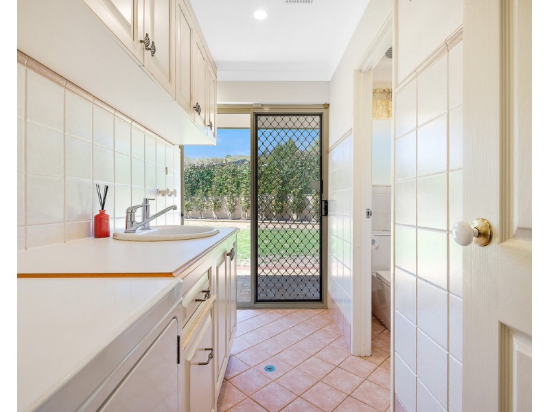 8 Claret Place, Mount Richon WA 6112