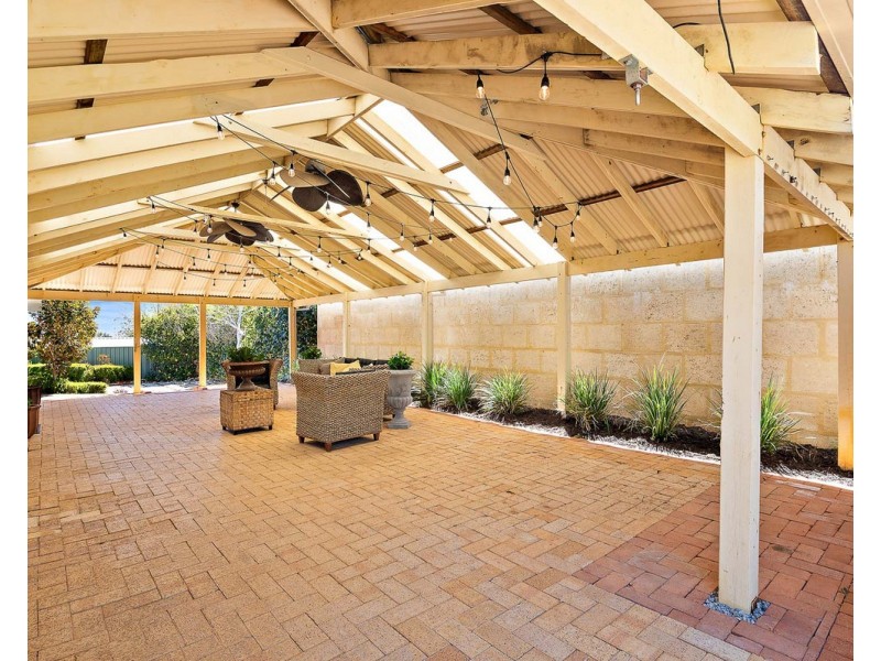 8 Claret Place, Mount Richon WA 6112