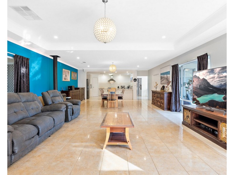 3 Aviemore Drive, Bedfordale WA 6112