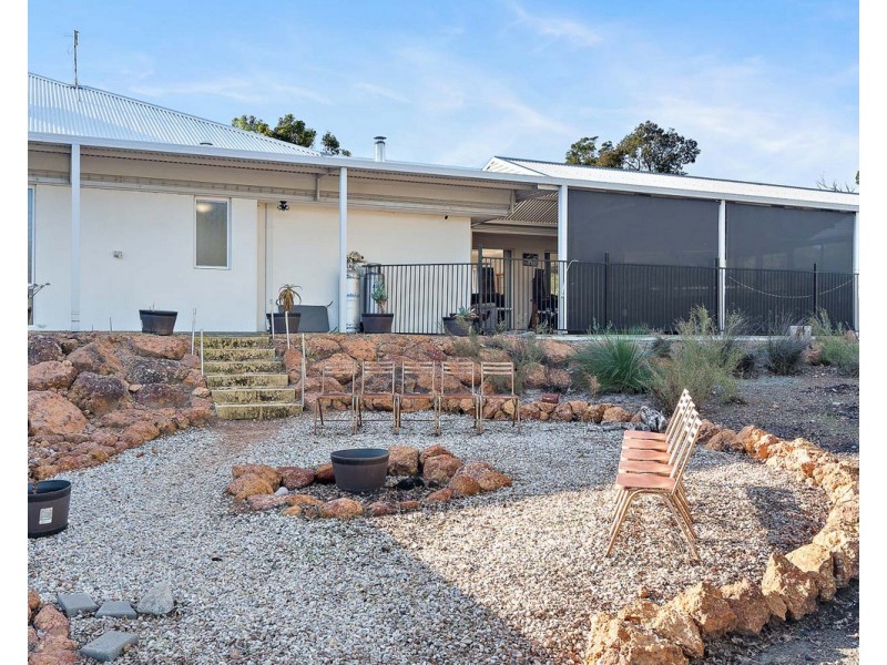 3 Aviemore Drive, Bedfordale WA 6112