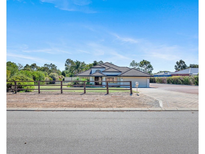 32 Bruns Drive, Darling Downs WA 6122