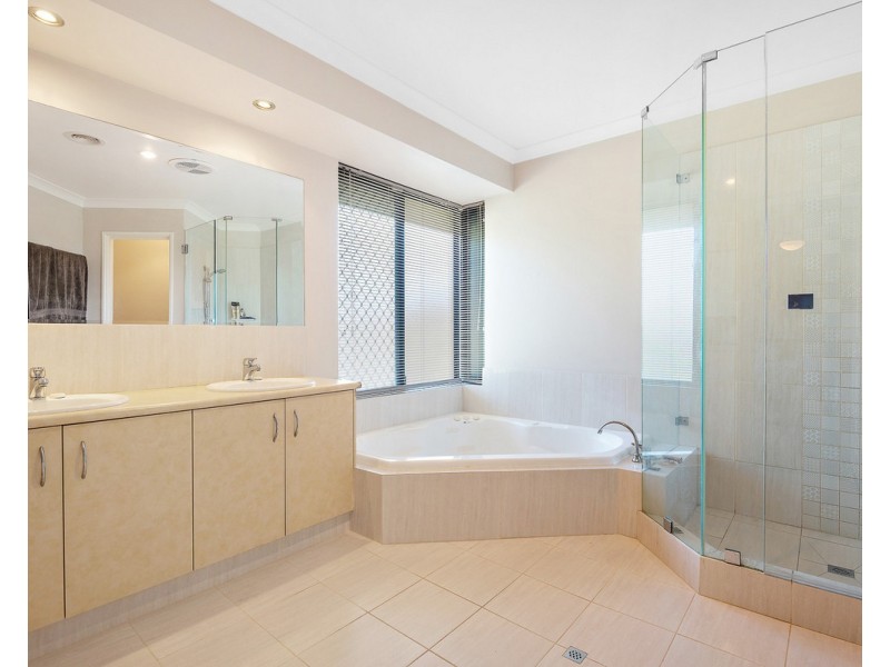 32 Bruns Drive, Darling Downs WA 6122