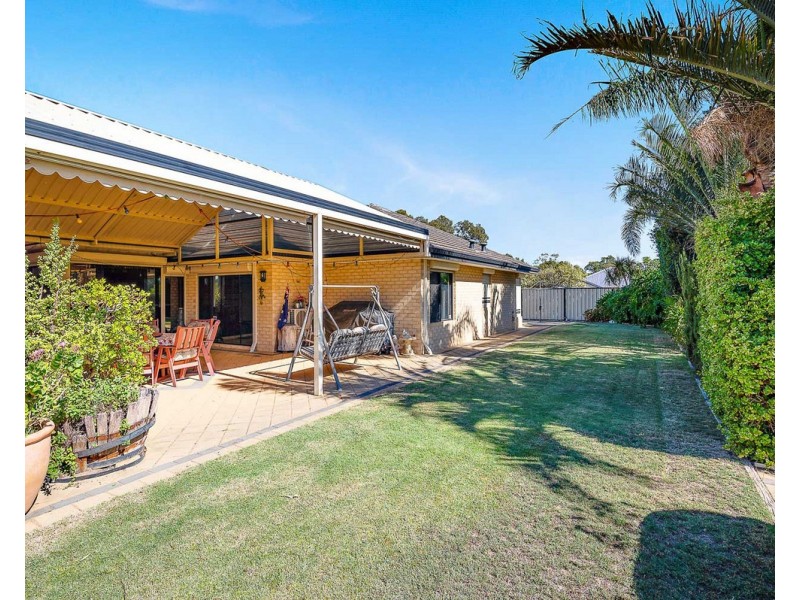 32 Bruns Drive, Darling Downs WA 6122