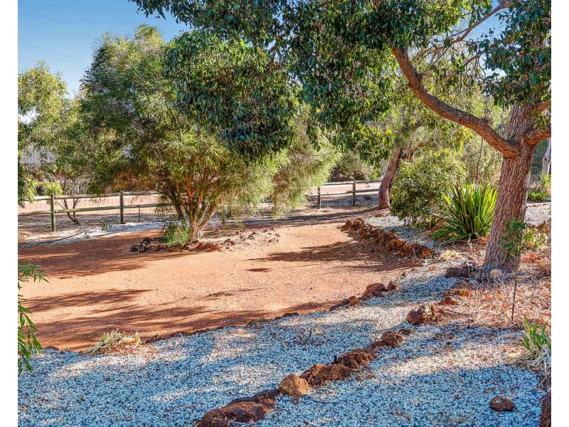 14 Aulini Drive, Bedfordale WA 6112