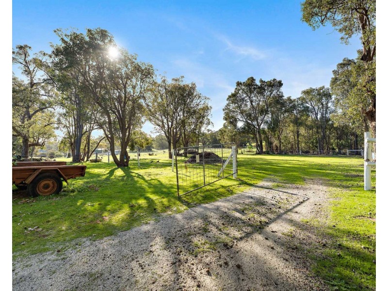 284 Churchman Brook Road, Bedfordale WA 6112