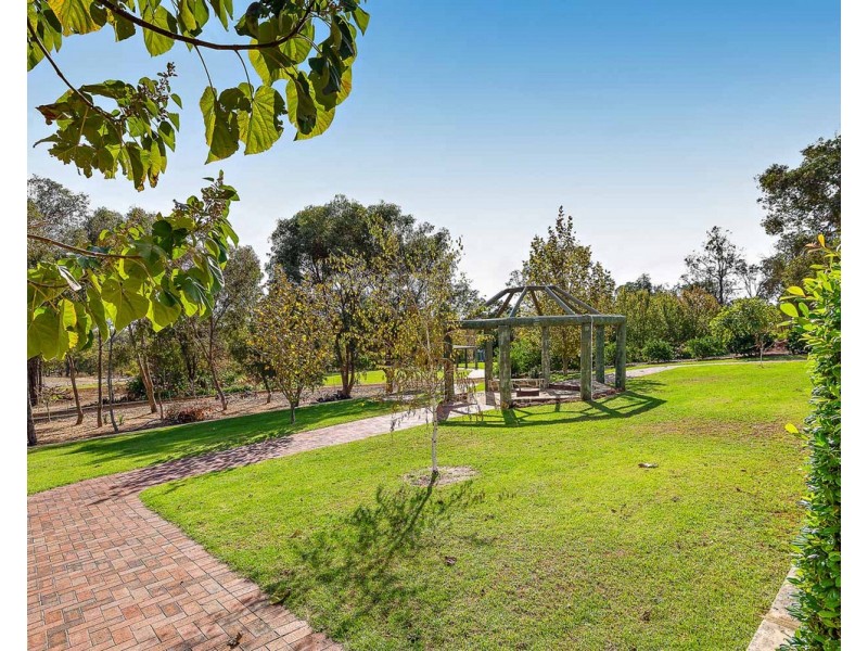 186 Versteeg Grove, Martin WA 6110