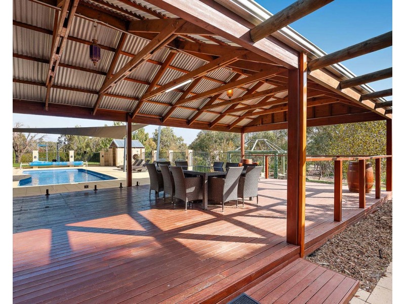 186 Versteeg Grove, Martin WA 6110