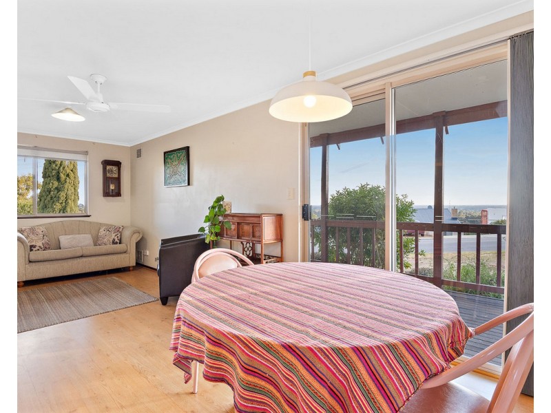 27 Wangoola Terrace, Mount Nasura WA 6112