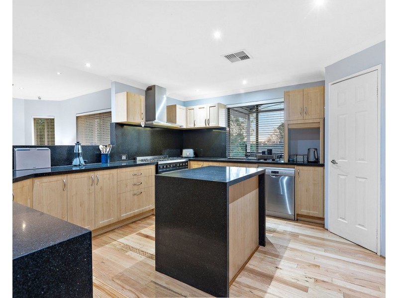 9 Kilfoyle Rise, Bedfordale WA 6112