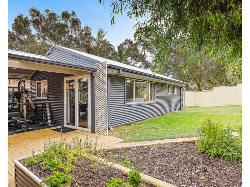 13 Anembo Place, Kelmscott WA 6111