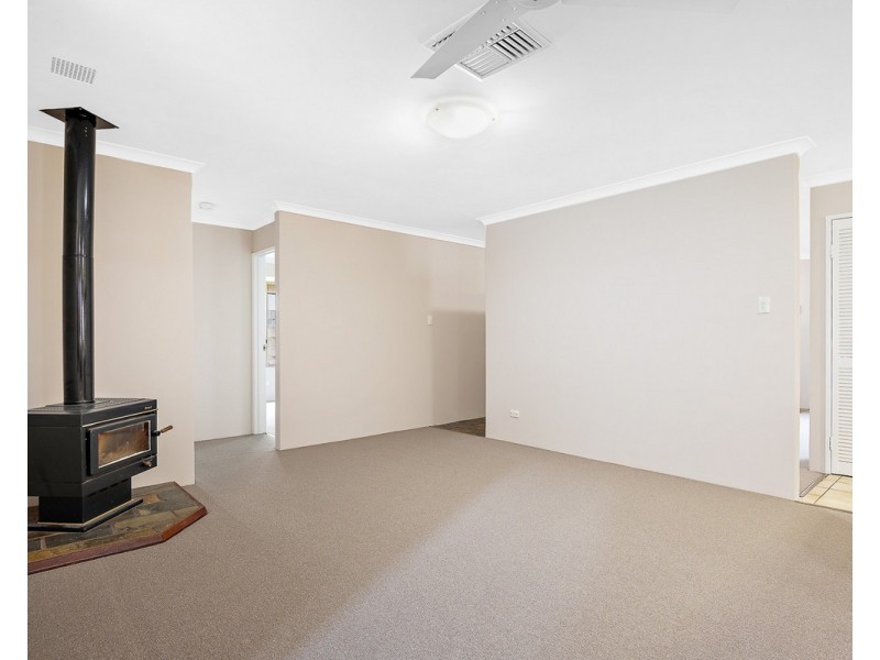 13 Anembo Place, Kelmscott WA 6111