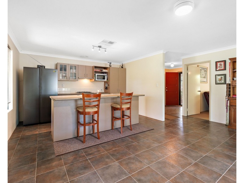 15 Aviemore Drive, Bedfordale WA 6112