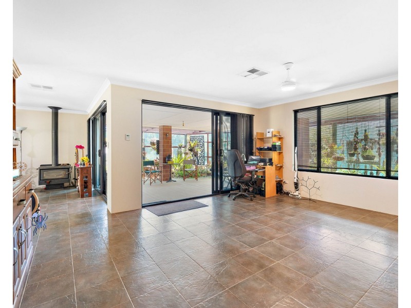 15 Aviemore Drive, Bedfordale WA 6112