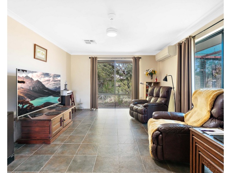 15 Aviemore Drive, Bedfordale WA 6112