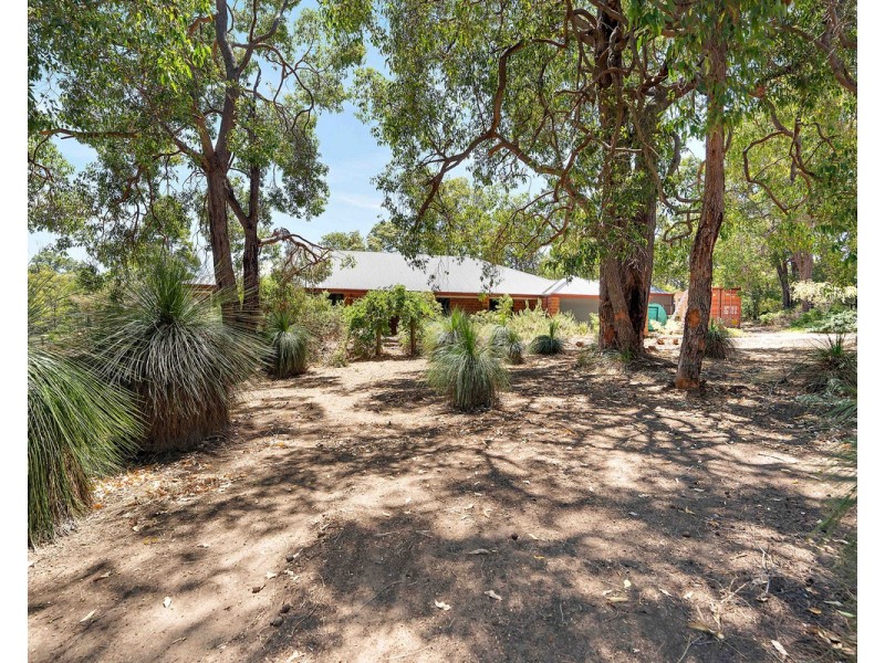 15 Aviemore Drive, Bedfordale WA 6112