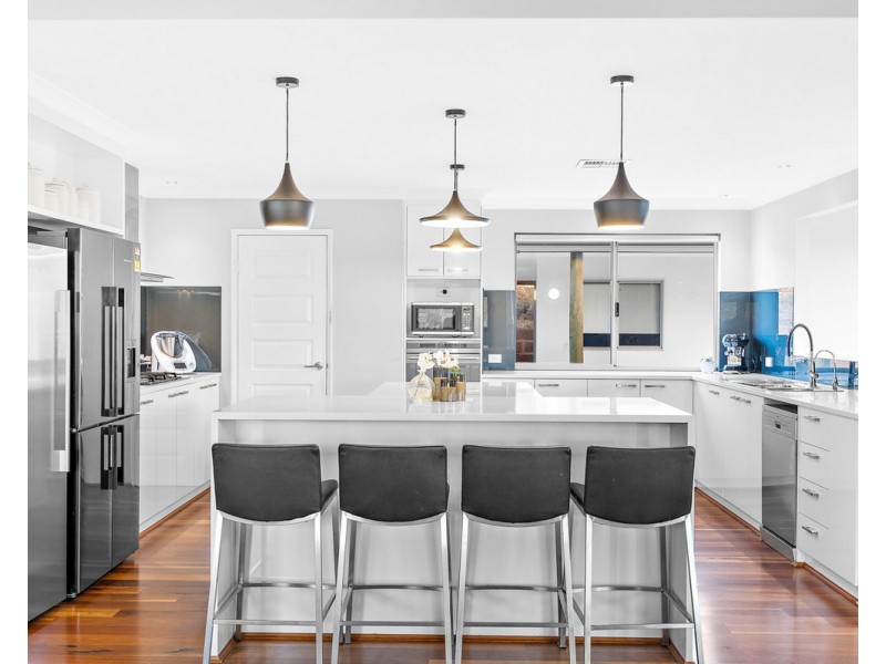 14 Paull View, Bedfordale WA 6112