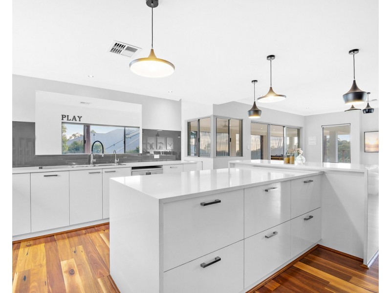 14 Paull View, Bedfordale WA 6112