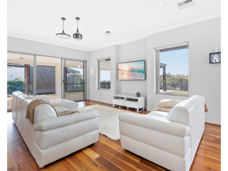 14 Paull View, Bedfordale WA 6112