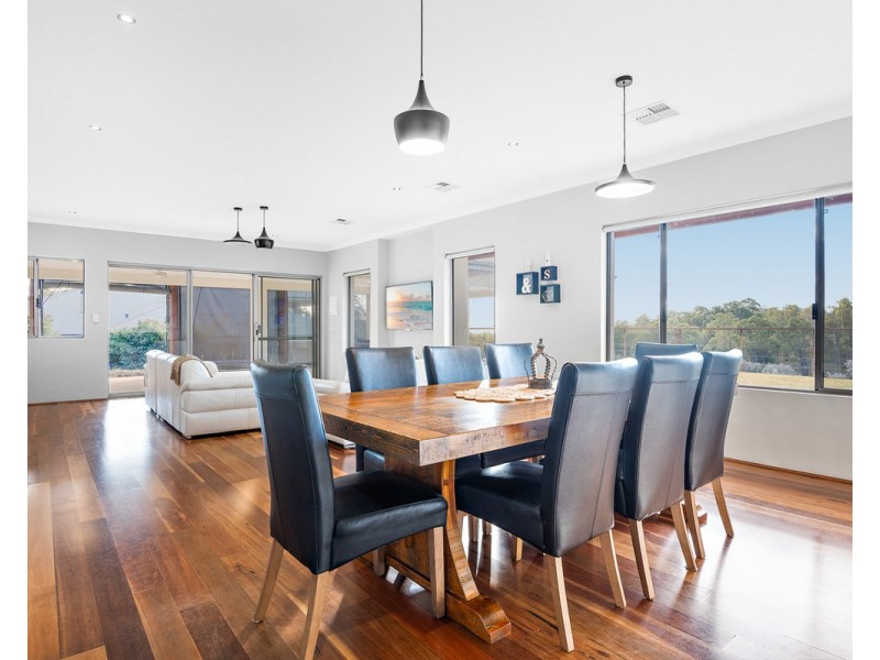 14 Paull View, Bedfordale WA 6112