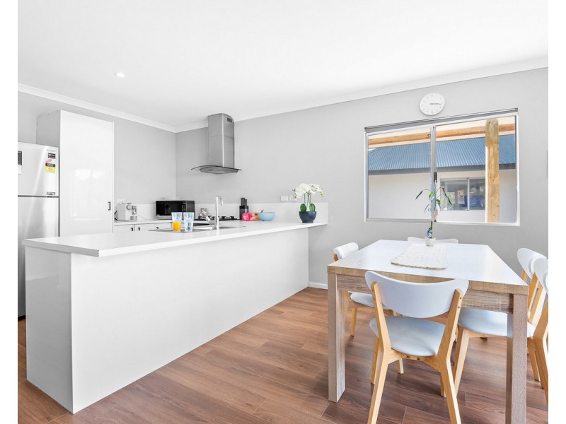 14 Paull View, Bedfordale WA 6112