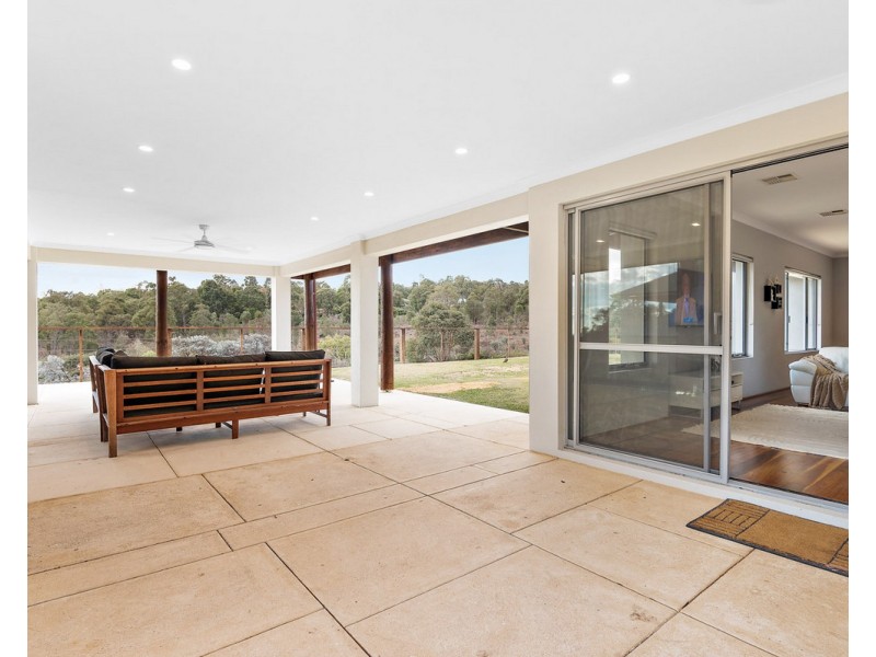 14 Paull View, Bedfordale WA 6112