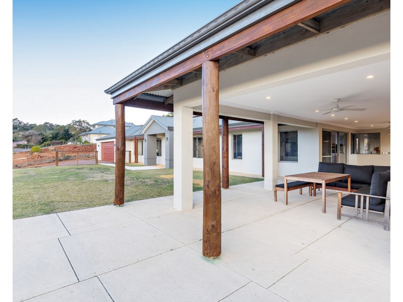 14 Paull View, Bedfordale WA 6112