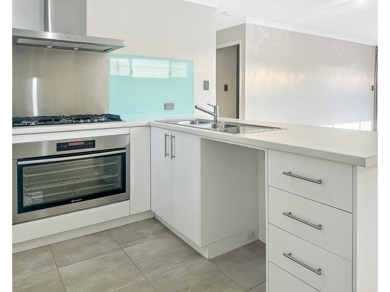 6A Mawson Close, Seville Grove WA 6112