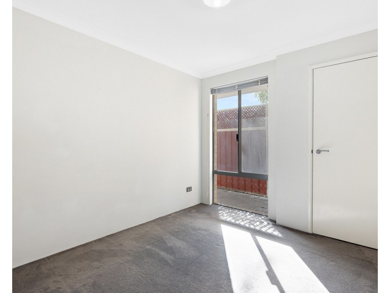 6A Mawson Close, Seville Grove WA 6112