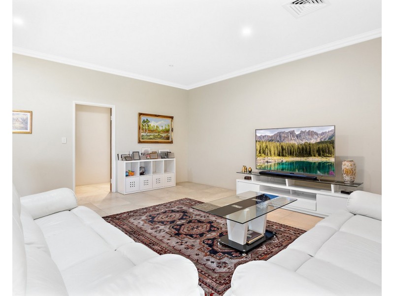 37 Waterwheel Road, Bedfordale WA 6112