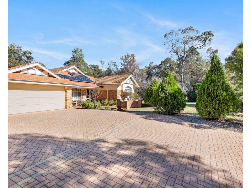 6 Dumas Drive, Bedfordale WA 6112
