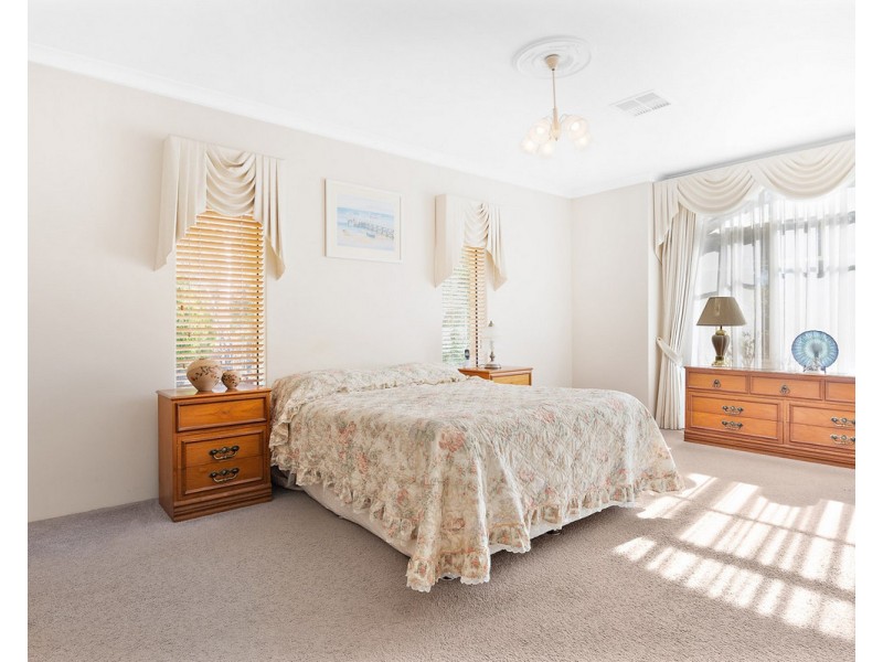 6 Dumas Drive, Bedfordale WA 6112