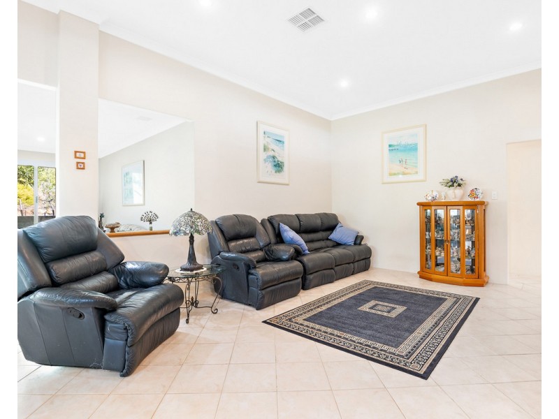 6 Dumas Drive, Bedfordale WA 6112