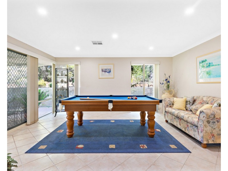 6 Dumas Drive, Bedfordale WA 6112