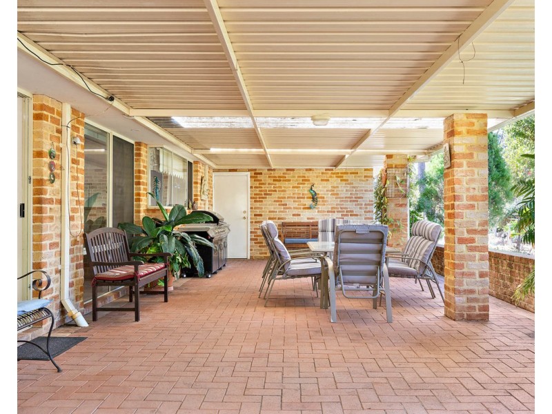 6 Dumas Drive, Bedfordale WA 6112