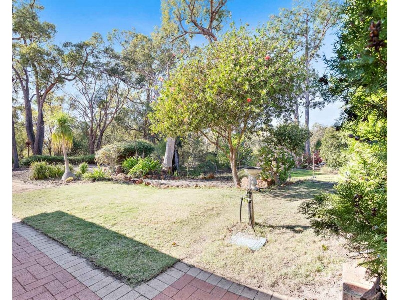 6 Dumas Drive, Bedfordale WA 6112