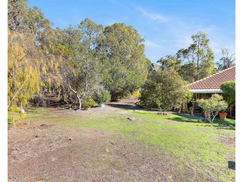 6 Dumas Drive, Bedfordale WA 6112