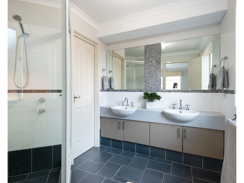 57 St Albans Promenade, Canning Vale WA 6155