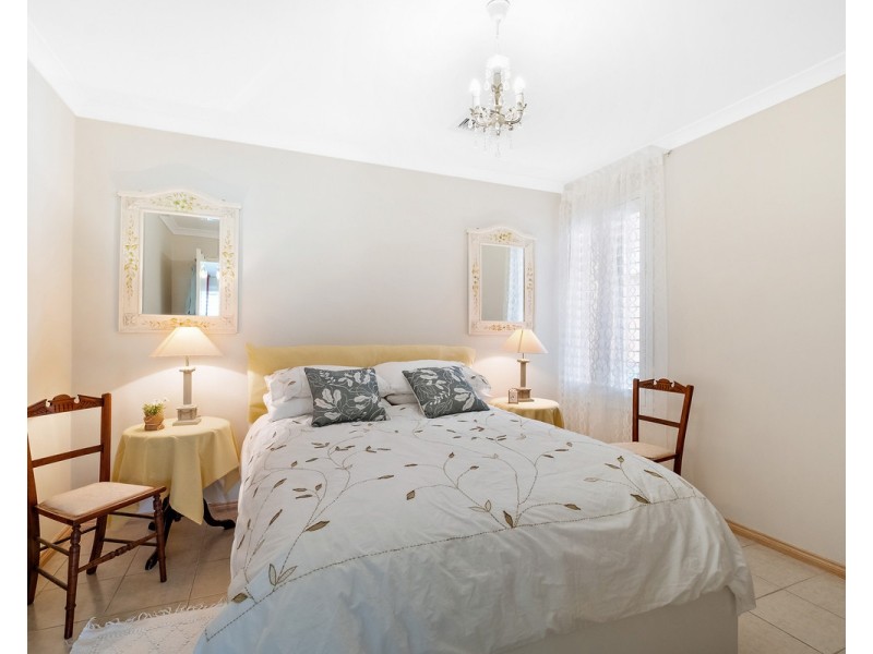 8 Blissett Drive, Bedfordale WA 6112