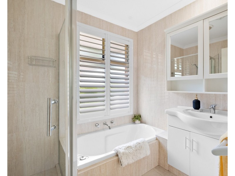 8 Blissett Drive, Bedfordale WA 6112