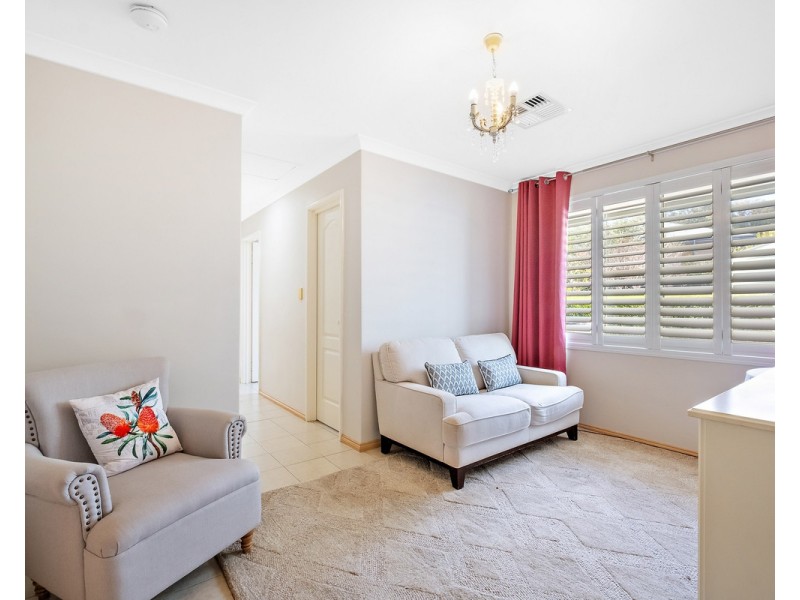 8 Blissett Drive, Bedfordale WA 6112