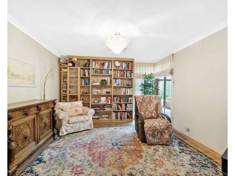 8 Blissett Drive, Bedfordale WA 6112