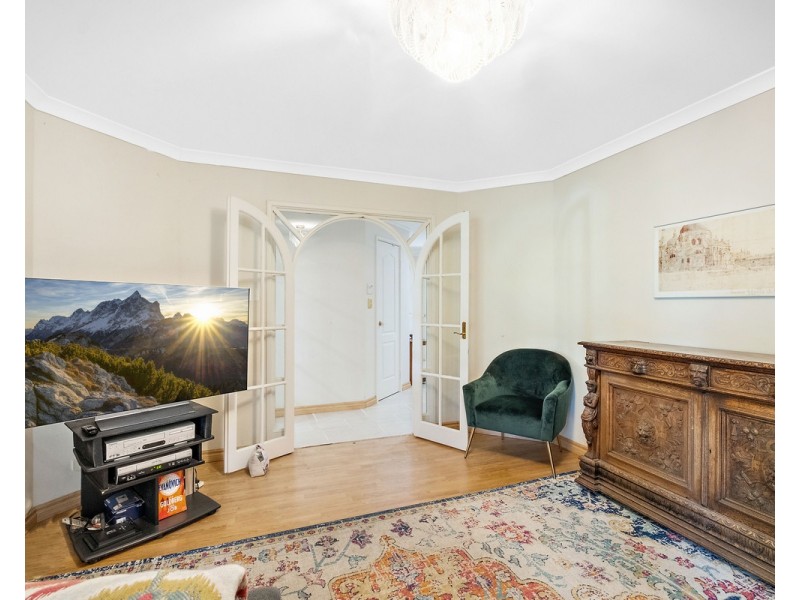 8 Blissett Drive, Bedfordale WA 6112