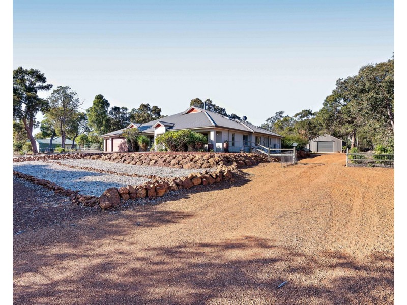 30 Aulini Drive, Bedfordale WA 6112