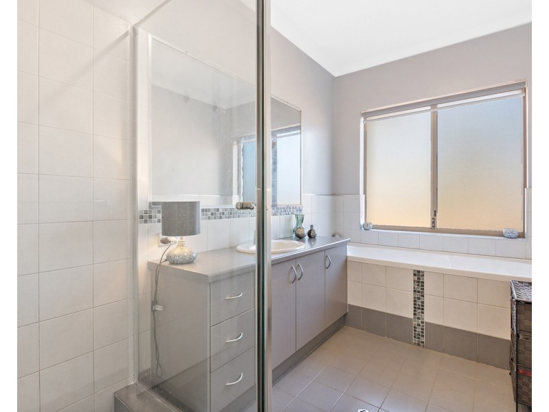 30 Aulini Drive, Bedfordale WA 6112