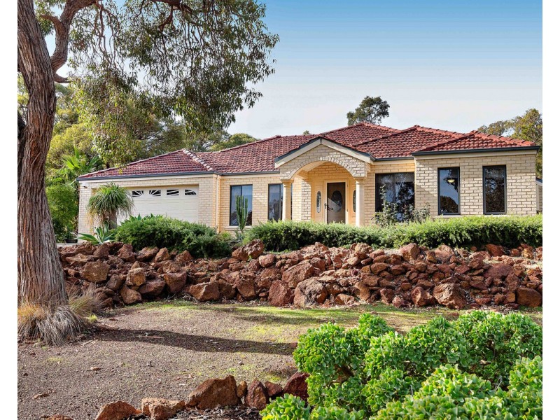 4 O’Neill Place, Bedfordale WA 6112