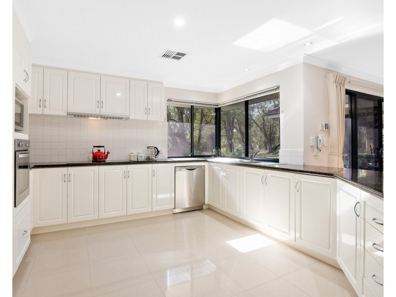 4 O’Neill Place, Bedfordale WA 6112