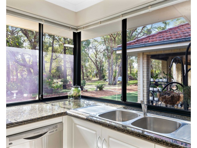 4 O’Neill Place, Bedfordale WA 6112