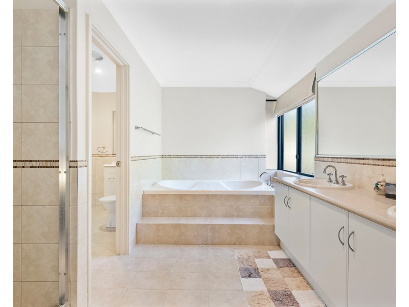 4 O’Neill Place, Bedfordale WA 6112