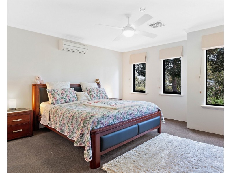 4 O’Neill Place, Bedfordale WA 6112